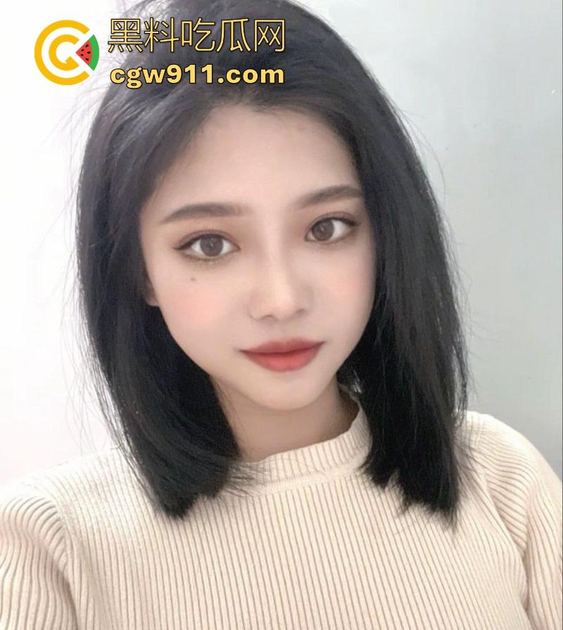 潮汕极品人妻【李雅晴】网聊约炮,勾引炮友裸聊自慰,纤手揉奶乳交假屌,道具狂插骚穴淫水喷溅,骚的一批!-2