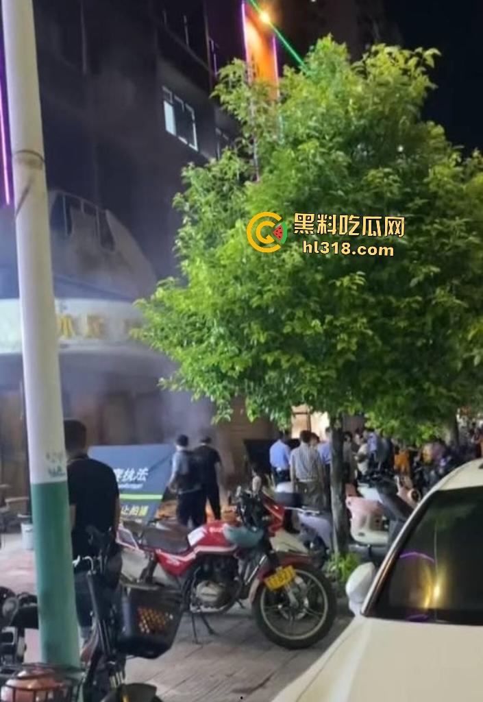 广州小伙去足浴找技师打飞机爽过头猝死，女技师神级手活三分钟撸爆，这体质还去找技师？-2