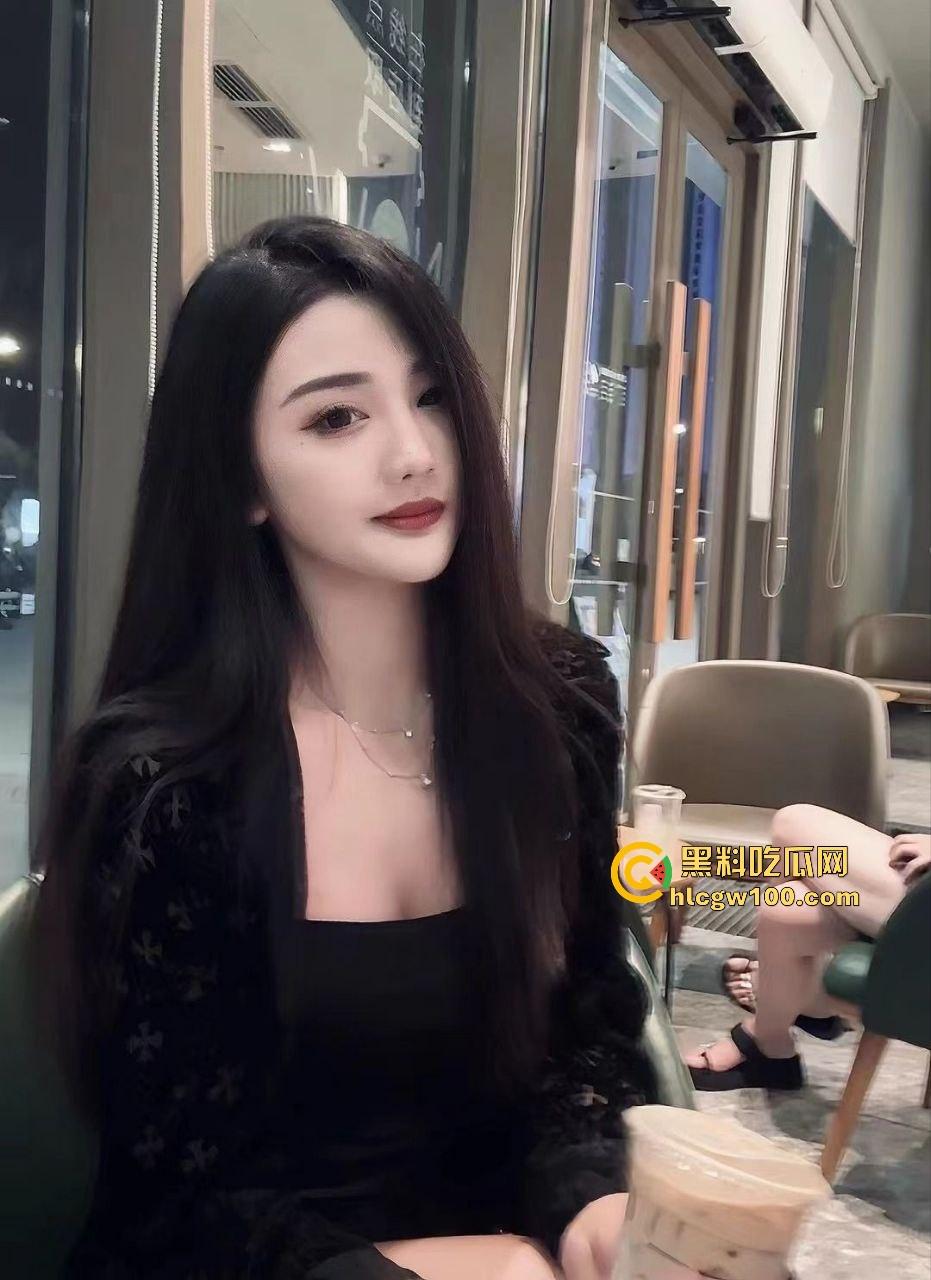 邻里偷情实录，麻将桌上勾搭的骚少妇，老公一出门就开干，69互口倒挂金钩，高潮夹得老王原地喷射！-2