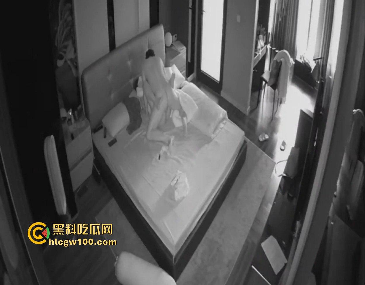 三十如狼四十如虎，家庭监控泄密，少妇大早上自动榨精，口摇全套伺候4次榨干老公，这作业谁能交得起！-11