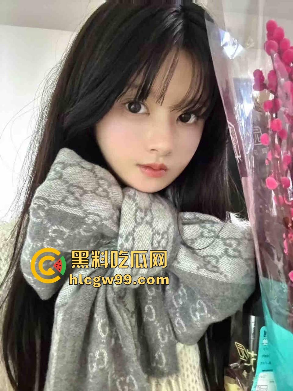 集美为流量拼了，大螃蟹塞裤裆，大钳子夹到B直接红肿，疼到跳起来嗷嗷叫还舍不得掏出来！-4