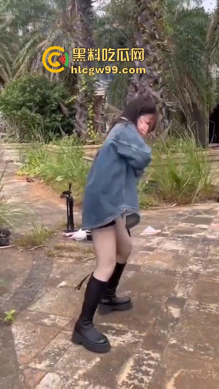 有见过鞭炮炸奶的吗?广西表妹为流量不惜亲身上演,隔着屏幕都觉得疼,内容炸烈!-14