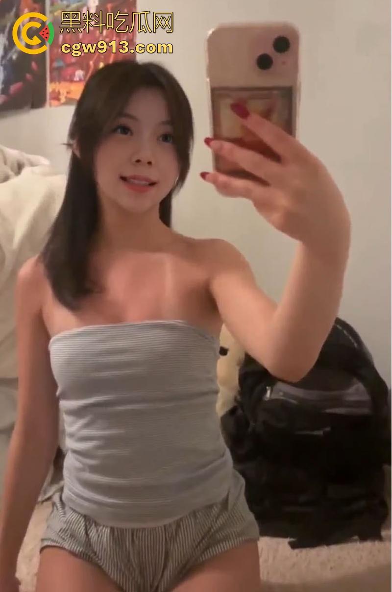 重庆大学极品学妹【黄婷】跟男友自慰裸聊视频流出，性感极品身材道具自慰，粉嫩鲍鱼垂涎欲滴，这逼太骚了！-1
