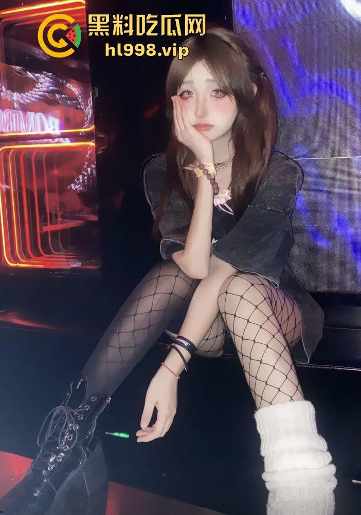 广州06后抽象大学生『B7』抖M抖音找爸爸！大哥爆料三洞齐开包养半年，逼瘾大到吃肾宝片都扛不住！-11