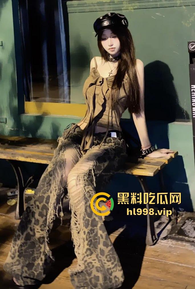 广州06后抽象大学生『B7』抖M抖音找爸爸！大哥爆料三洞齐开包养半年，逼瘾大到吃肾宝片都扛不住！-15