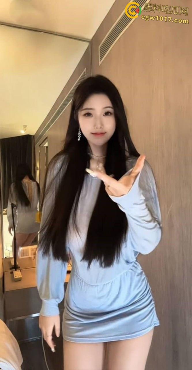 抖音百万粉丝网红【圈】,与金主裸聊黑料流出,甜美反差萌跪姿撩大哥,清纯播主秒变下贱母狗!-2