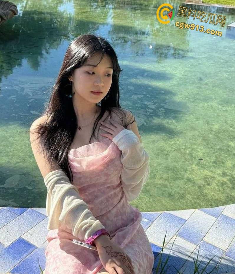 浙江17岁小母狗【徐迎运】，为讨好金主与其朋友3p，舌钉口活别致舒服，未成年酮体就是嫩啊！-1