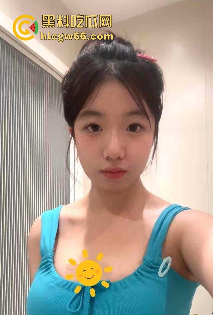 看甜妹是这么俘获你的心 重庆交通大学学生妹【刘雅心】做爱时一声声的呻吟娇喘喊得谁不爱啊!-1