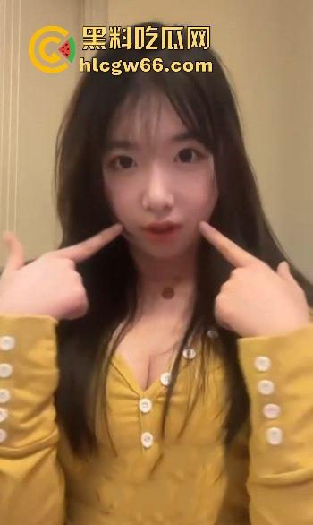 看甜妹是这么俘获你的心 重庆交通大学学生妹【刘雅心】做爱时一声声的呻吟娇喘喊得谁不爱啊!-3