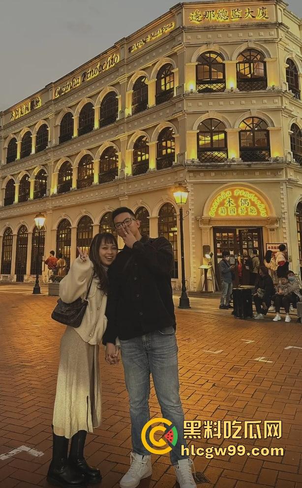 千万粉丝网红【吃不饱仨战士小翔】性爱视频泄密,与女友疯狂大战,露脸自拍玩到极致,性瘾之强让人羡慕!-4