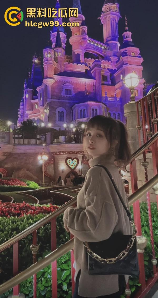 千万粉丝网红【吃不饱仨战士小翔】性爱视频泄密,与女友疯狂大战,露脸自拍玩到极致,性瘾之强让人羡慕!-6