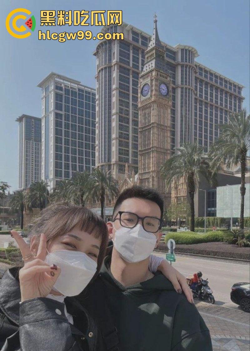 千万粉丝网红【吃不饱仨战士小翔】性爱视频泄密,与女友疯狂大战,露脸自拍玩到极致,性瘾之强让人羡慕!-10