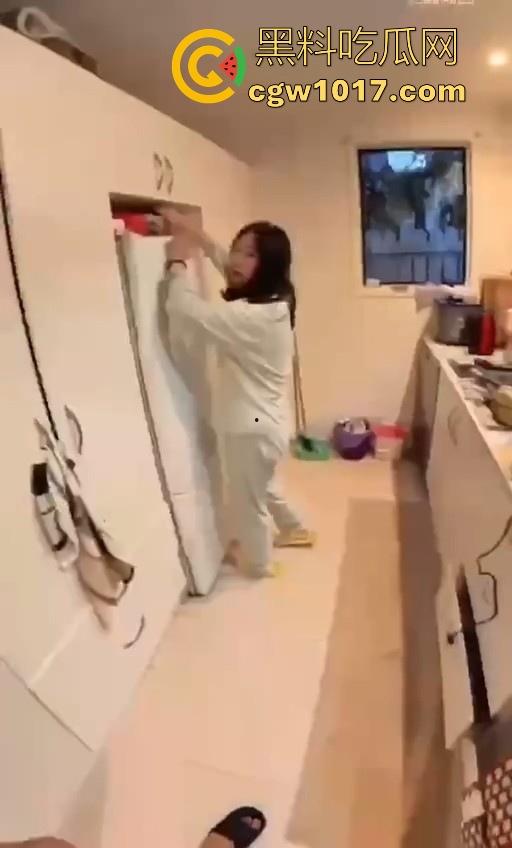 黑人时代已经过去，现在印度人才是顶流！中国妻子贴心呵护印度老公，连爸妈也带回到中国，巴西牛排变异啦！-2