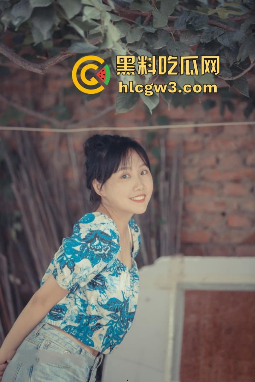 云南大三学姐 刘晓琳 白天是温柔学姐夜晚却是很少母狗 人送外号校园公交车！-7