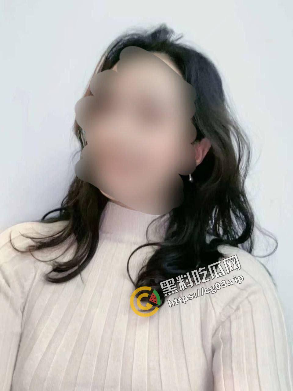 炸裂的师生恋!美术特长生长期约炮老师 就喜欢老炮架子-1