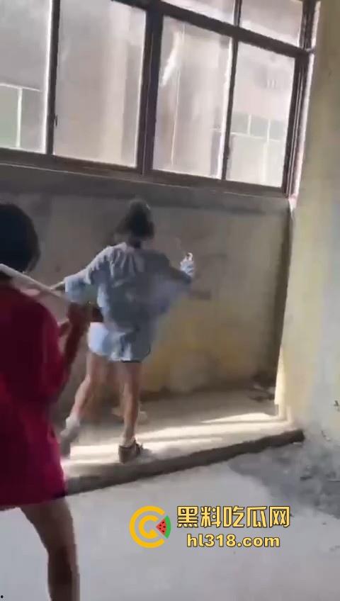 四川江油霸凌事件!持着母亲是公安局副局长就随便霸凌残疾人的孩子?还诱导其父签谅解书,激起民愤!-4