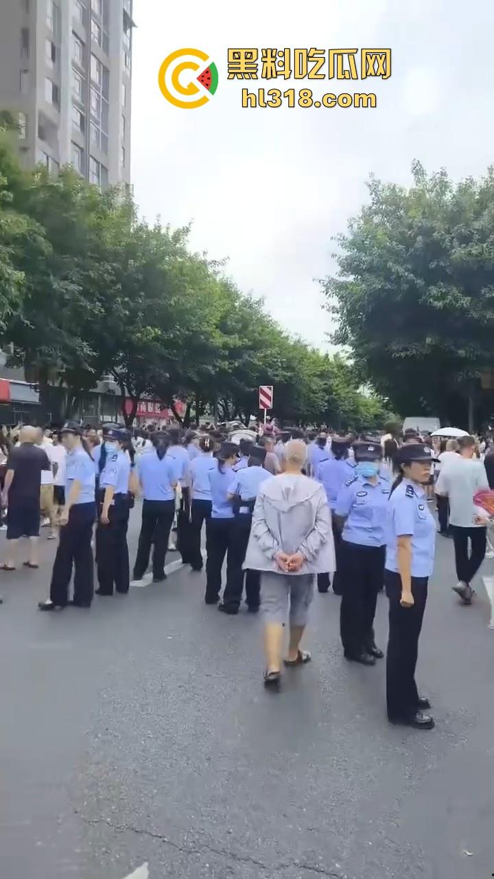 四川江油霸凌事件!持着母亲是公安局副局长就随便霸凌残疾人的孩子?还诱导其父签谅解书,激起民愤!-20