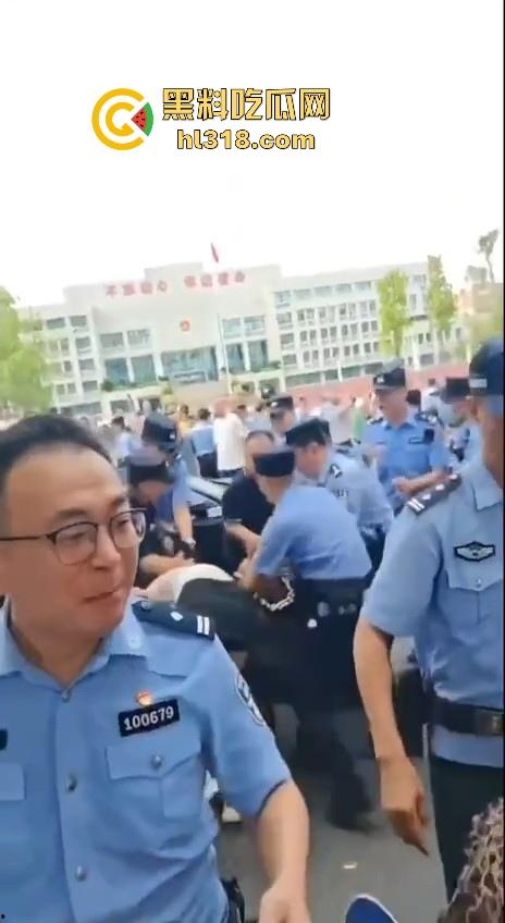 四川江油霸凌事件!持着母亲是公安局副局长就随便霸凌残疾人的孩子?还诱导其父签谅解书,激起民愤!-22