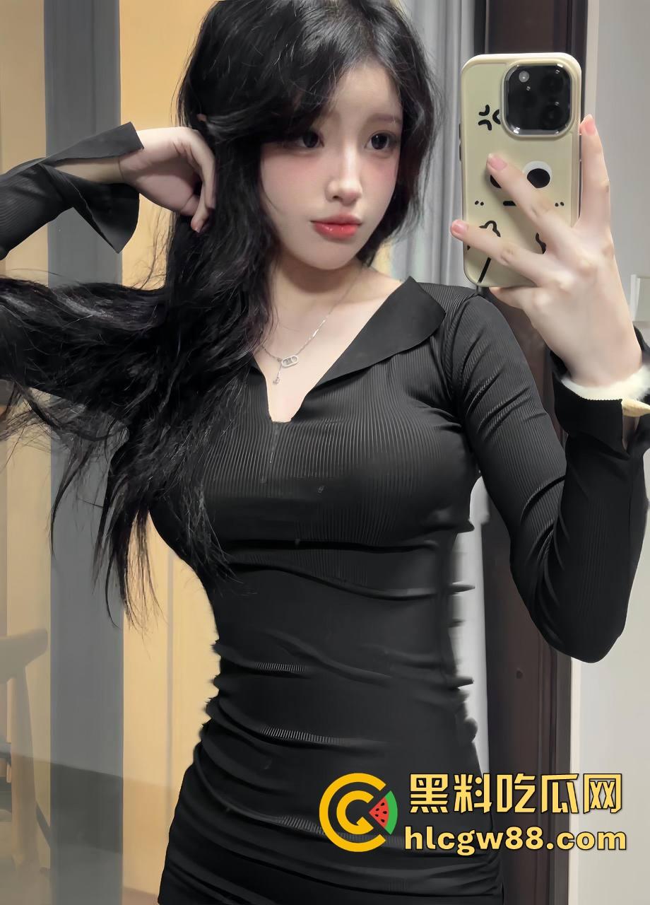 新乡准新娘【薛月】被男友录下无套爆操激情视频，趣内衣撩到发疯，骚得自己都张腿掰穴等射求精！-3