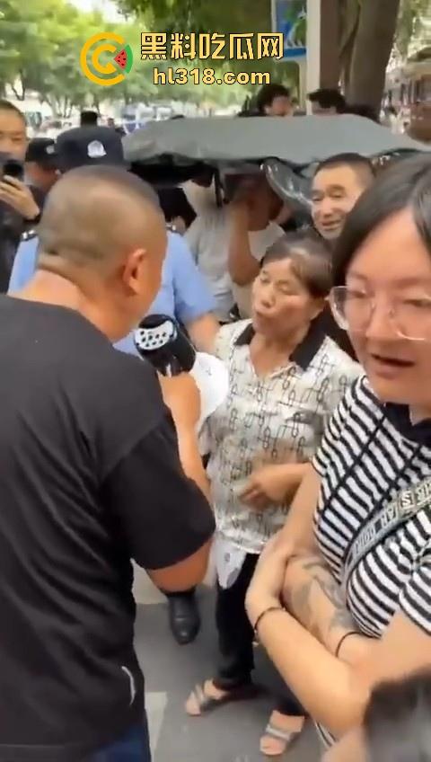 四川江油霸凌事件!持着母亲是公安局副局长就随便霸凌残疾人的孩子?还诱导其父签谅解书,激起民愤!-24