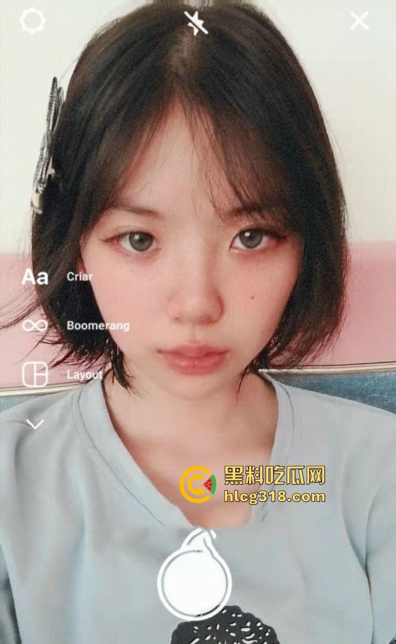 广西职业学院嫩妹【黄语莹】自慰视频曝光！清纯学妹化身欲望女王，手指轻舞抚摸敏感地带，令人欲罢不能！-3