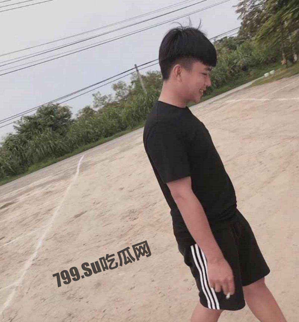 最新流出 杭州富二代「刘浩」惨遭迷玩爆肛暴口生活照流出-3