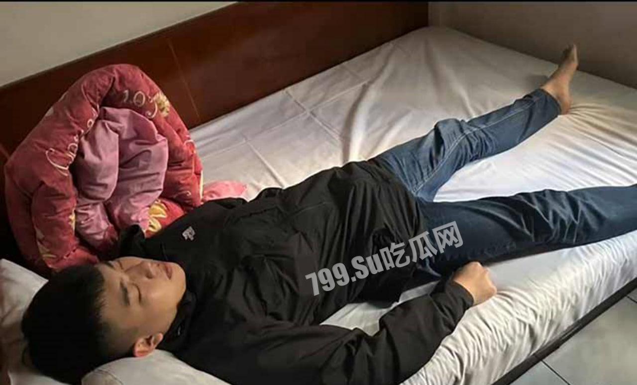 最新流出 杭州富二代「刘浩」惨遭迷玩爆肛暴口生活照流出-4