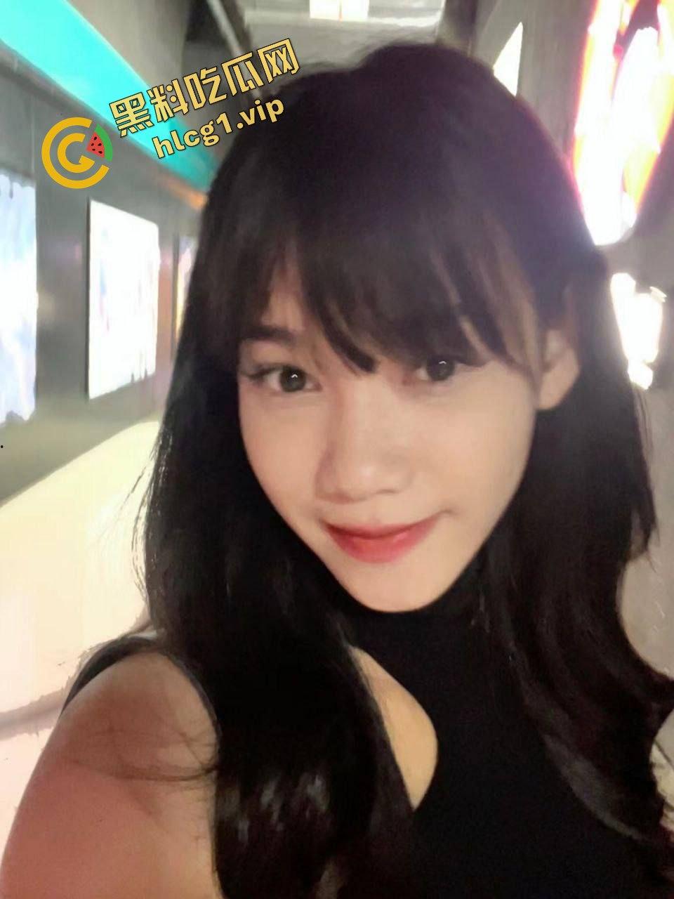 偷情的快乐谁懂！泉州反差婊贱母狗『罗丹妮』背着男友在外偷吃土豪大哥 惨遭曝光！-3