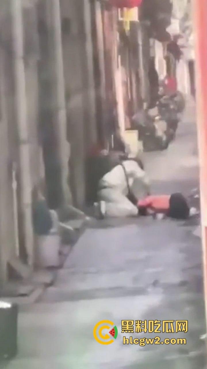 血腥慎入！潮州朝安东二光辉幼儿园附近 发生持刀杀人事件 一女子当场死亡！-3