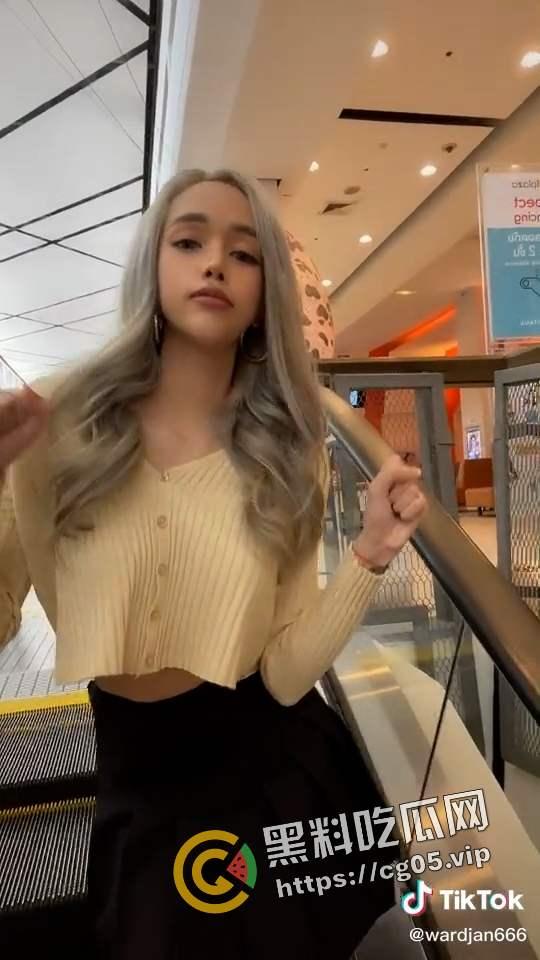 烤肉西施 泰国模特【瓦赞】顶级杂志阁楼签约模特 女同做爱磨豆腐视频曝光 极品大胸-5