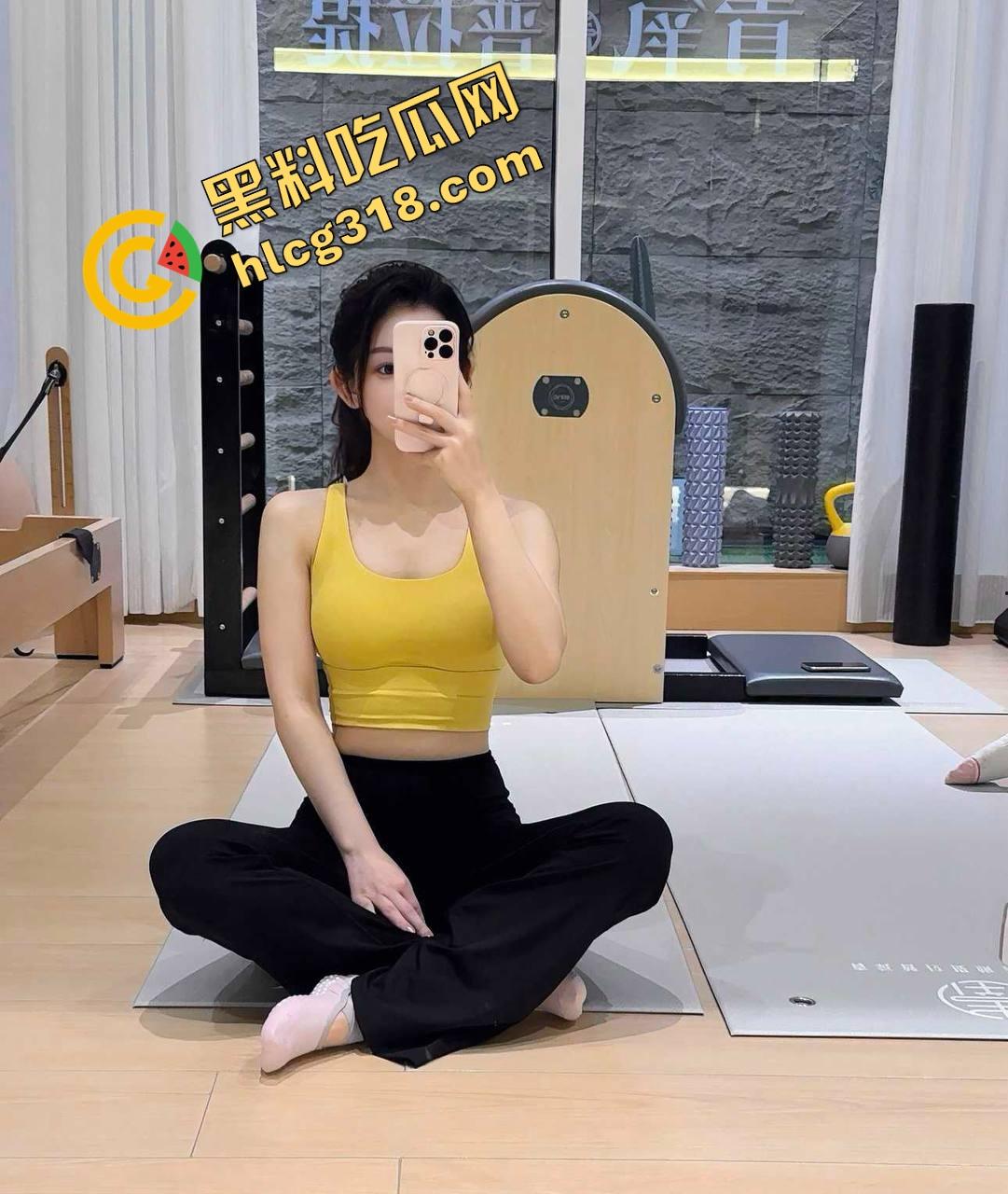 加州留学生『钱兮娜』被满身性病黑屌狂操到失魂,骚逼淫水喷泉炸裂,这么恶心鸡巴也舔得嗨,这很难评!-2