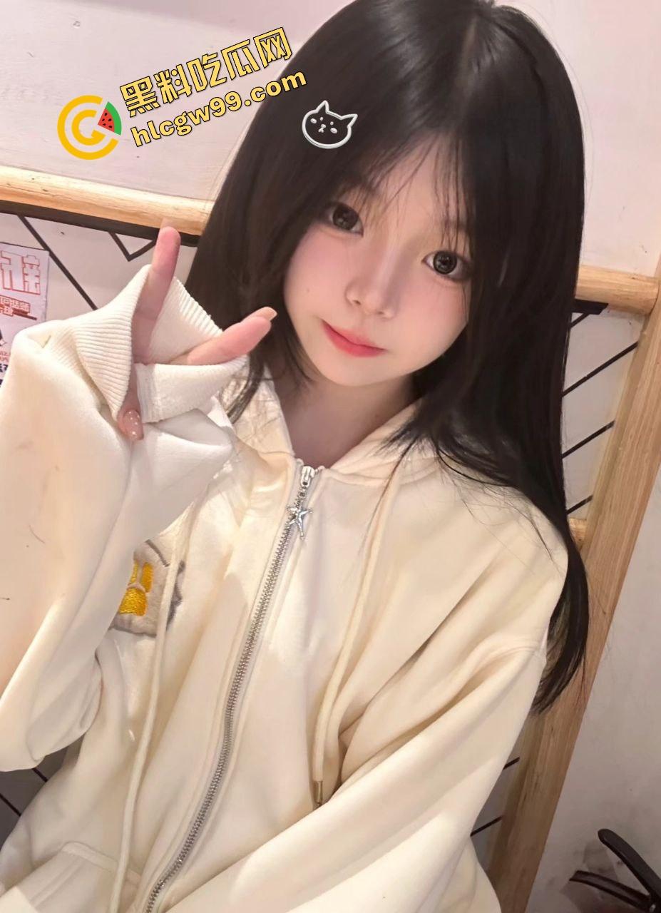 广西卫生学校双马尾清纯骚货『陈思颖』美奶娇躯全裸秀身材，私拍粉嫩小穴抠逼！独家曝光流出！-3