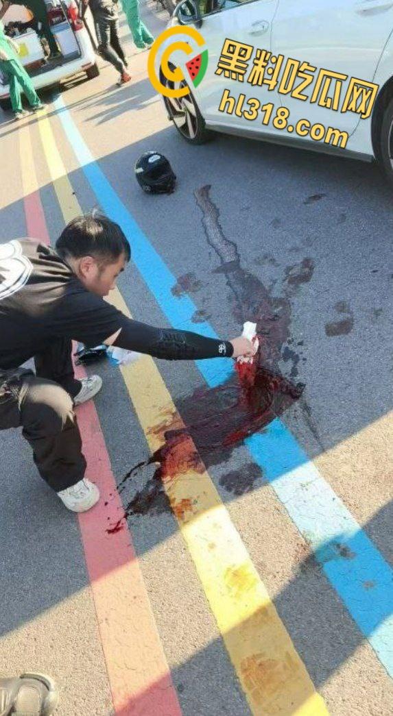 机车少年国道飙车,油门一拧鸡儿飞了,小狼狗被操成会喷水小母狗,血溅一地秒变机车骚妹 !-4