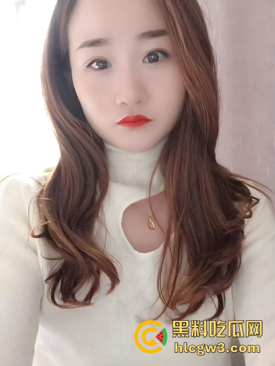 六合老公亲自带反差婊老婆去和单男3P玩SM调教 极品嫩逼轮肏 刺激画面视频流出！-1