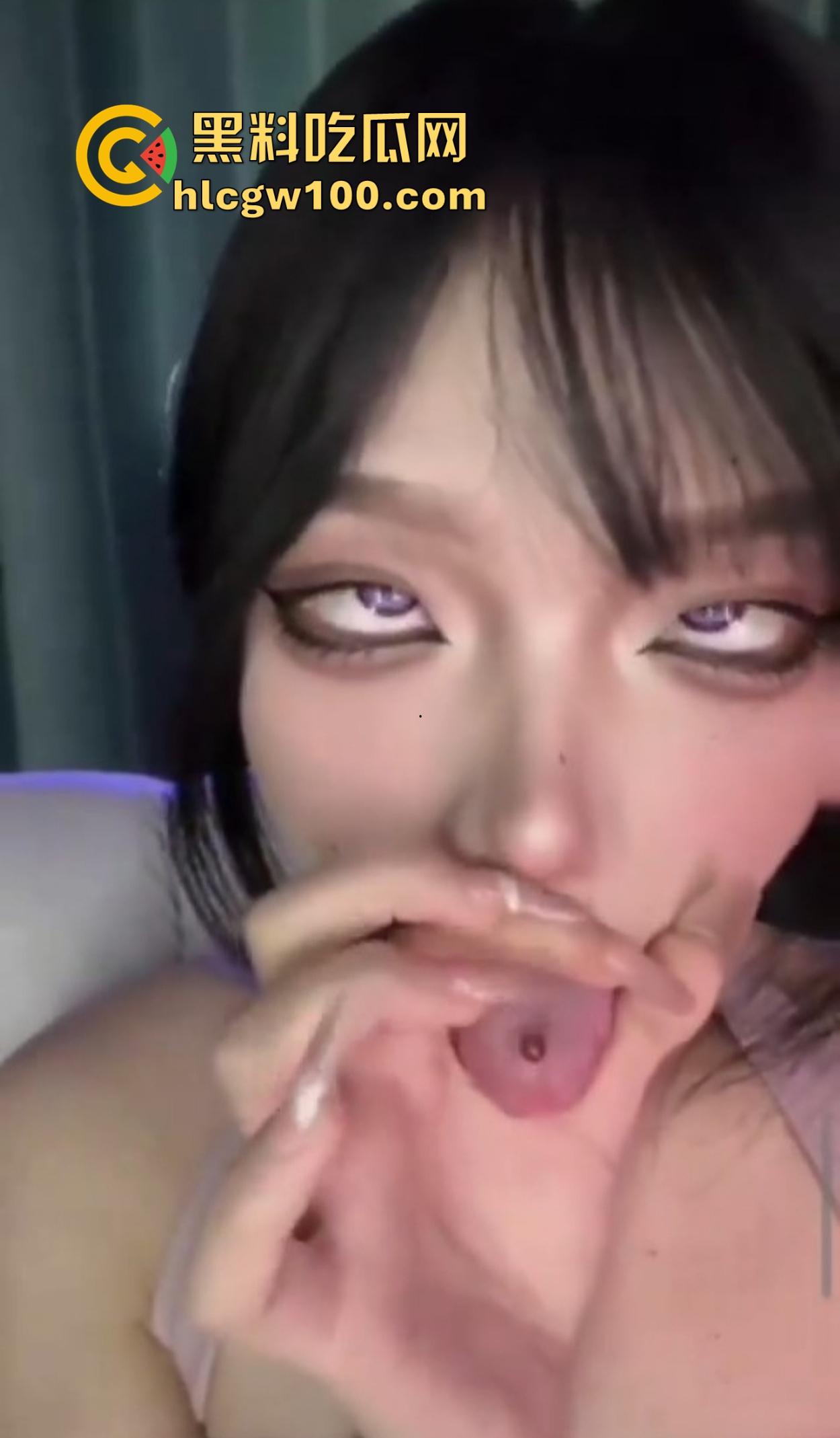 Ahegao美女舌钉加持，双重BUFF满级攻击，这高潮脸看了硬到窒息，哪个哥们能挺过三分钟？-15