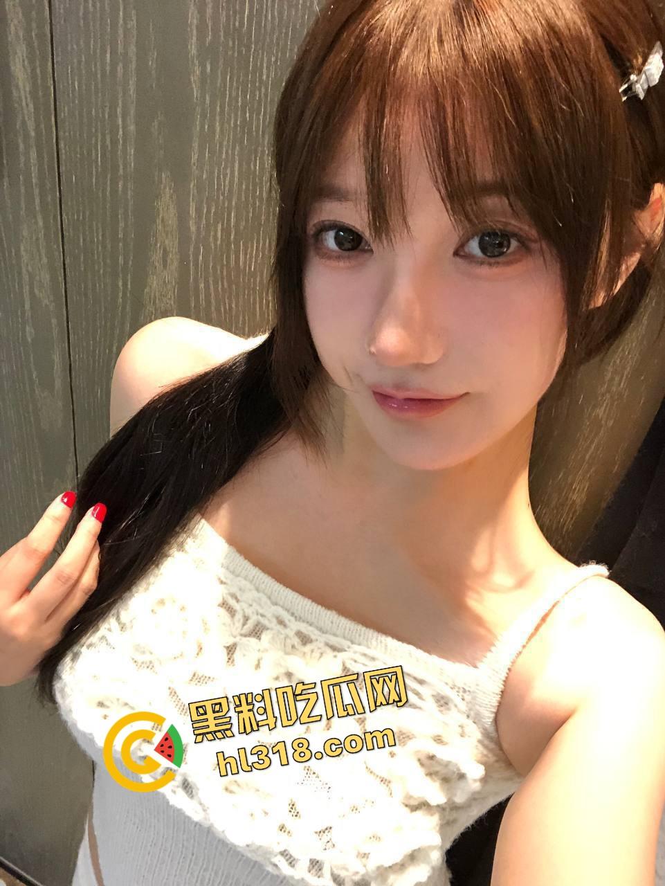 见过颜射秒射盯射没见过顶射，音乐节骚男牛子硬顶妹子屁股摩擦，见过打call没见过顶call！-1