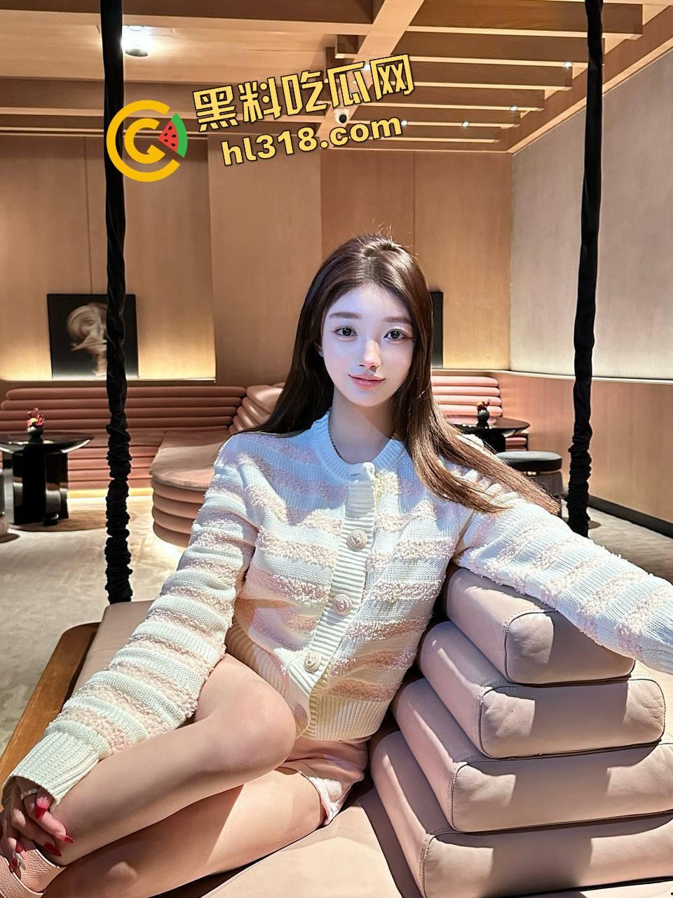 见过颜射秒射盯射没见过顶射，音乐节骚男牛子硬顶妹子屁股摩擦，见过打call没见过顶call！-3