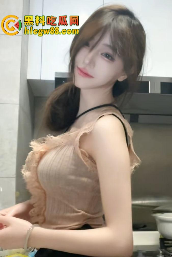 浙江百万网红『 姣姣不吃饺』小妈纯欲脸身材炸裂，成了富二代的高级定制充气娃娃，舔狗没有未来！-6