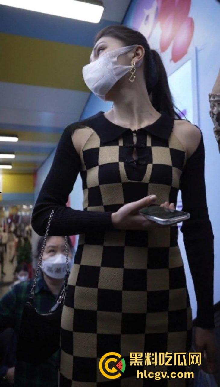 高质量抄底合集 视奸各种妹子裙下风光 美鲍逼缝尽显骚货之姿-3