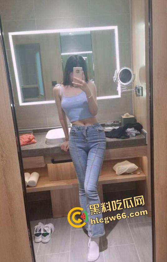 济南护理学院小母狗『胡玉沙』背着男友约炮已婚男被曝光,双腿大开当情妇,被干的叫到抽搐!-4