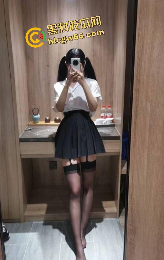 济南护理学院小母狗『胡玉沙』背着男友约炮已婚男被曝光,双腿大开当情妇,被干的叫到抽搐!-7