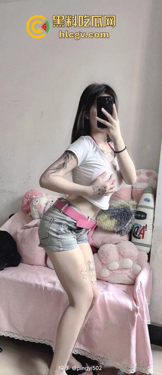 快手『万人呐喊平姨』连40块都骗！瓜友为打炮视频上钩，结果连一包烟钱都被骗走，真是个臭要饭的骚货！-5