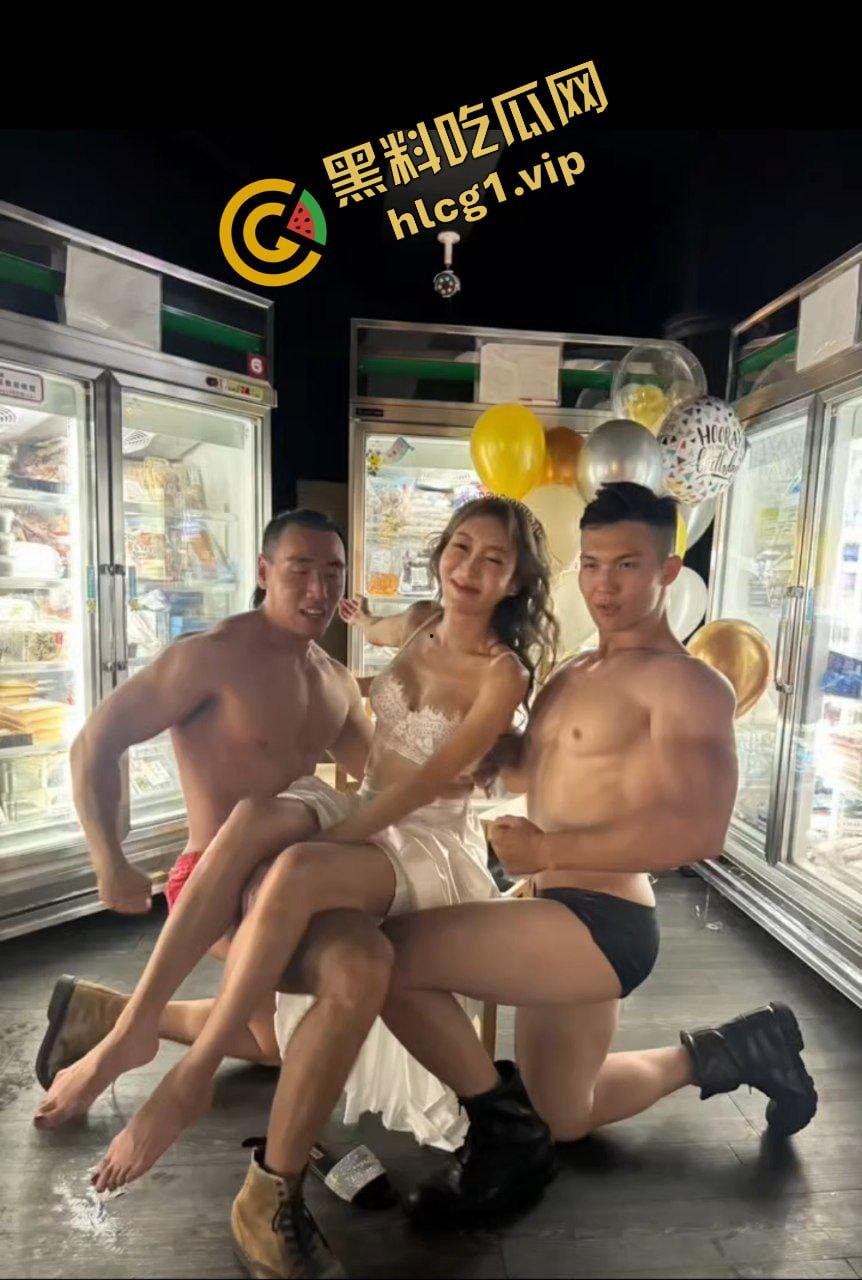 成都同性恋 疯癫男同！偷吃玩弄对方对象 打架后又亲嘴 逆天操作！-6