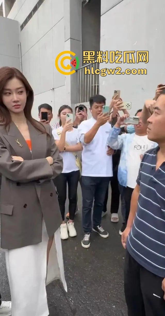 火遍全网的骚眼神大师【条纹哥】封号 一个纯粹色到骨子里的人 低级趣味的神话落幕 纯粹骚气永留人间！-18