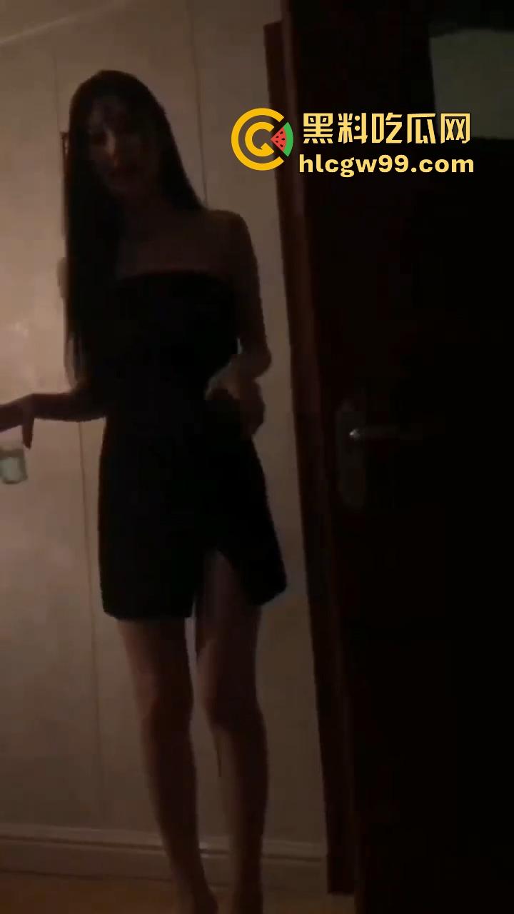 出来玩图个开心，进了按摩店就别当牲口见穴就冲，挑挑拣拣点个高端货，不然你后悔的不是做过什么，是没做对！-7