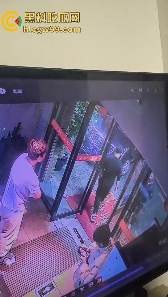 新年第一刀,莆田大过年上演血腥捅人案,五六刀下去,白刀进红刀出,大过年直接血溅当场!-2