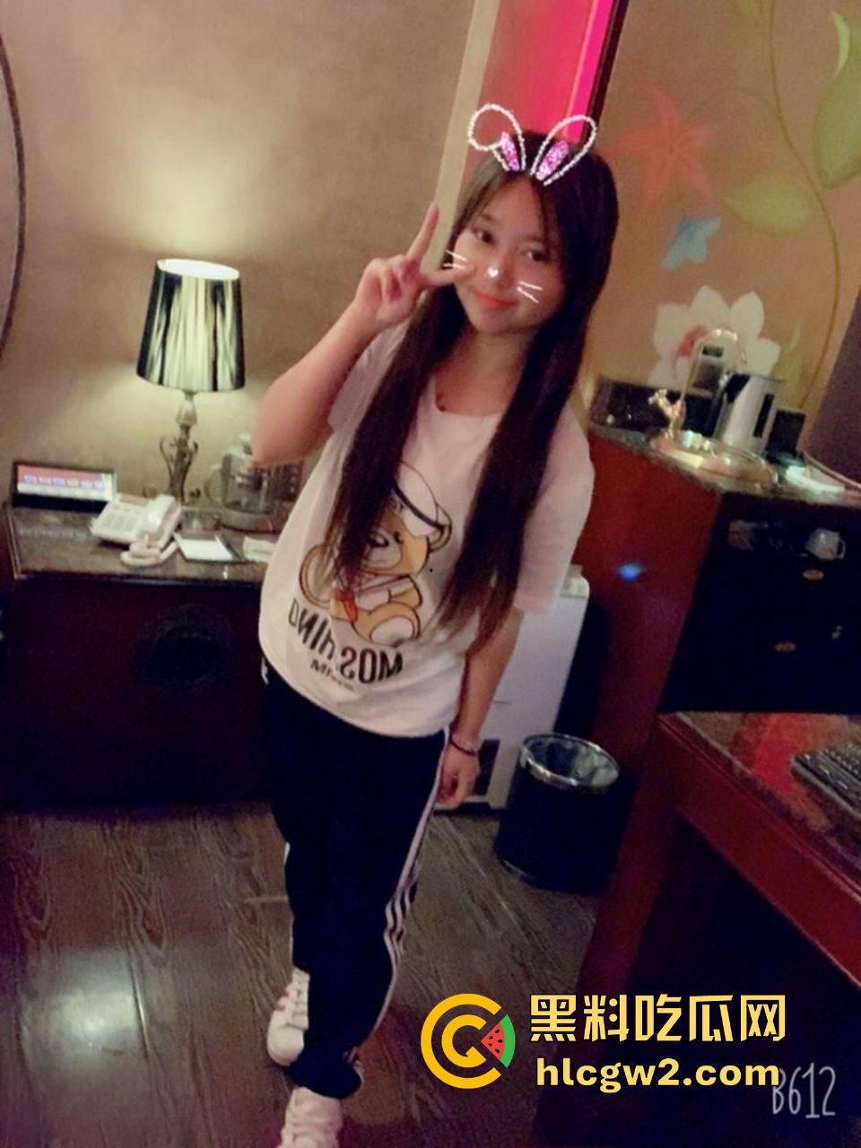 江西骚货【邵菲菲】全裸放飞！美乳晃动、嫩穴被暴力抽插狂干，嗨到失神！-2