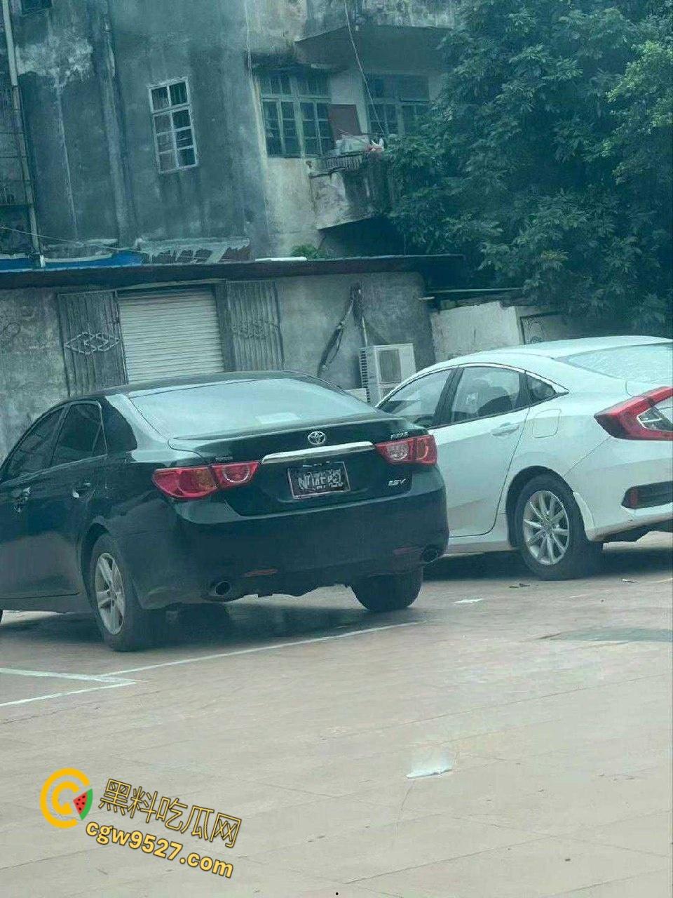 20岁吊带嫩妹结婚半年出轨，在酒店被老公捉奸在床，床上还有调教妹妹的滴蜡，这大兄弟真会吃 ！-6