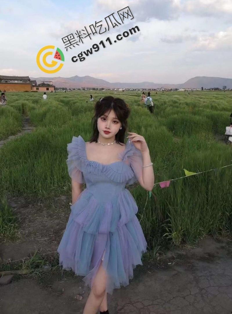 重庆校花【张颖】艳照门揭秘！露脸口交深喉，极品巨乳白嫩肌肤，痴狂滴水窄穴被大鸡巴狂插，淫荡喘息求欢-1