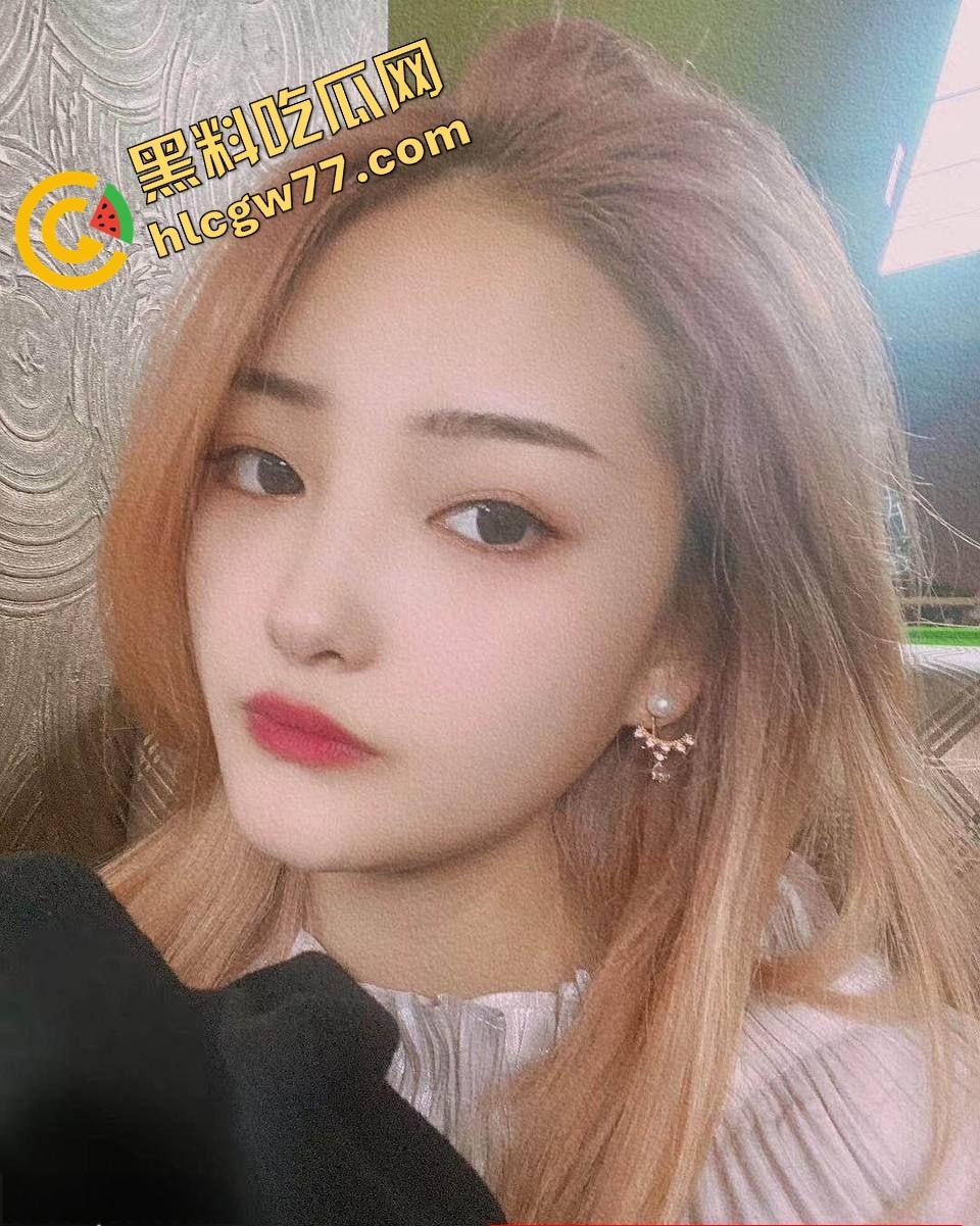 西安冰山女神『赵娜』外表清冷，床上喷白浆叫到破音，福利姬身份曝光，骚得会员脑溢血！-1